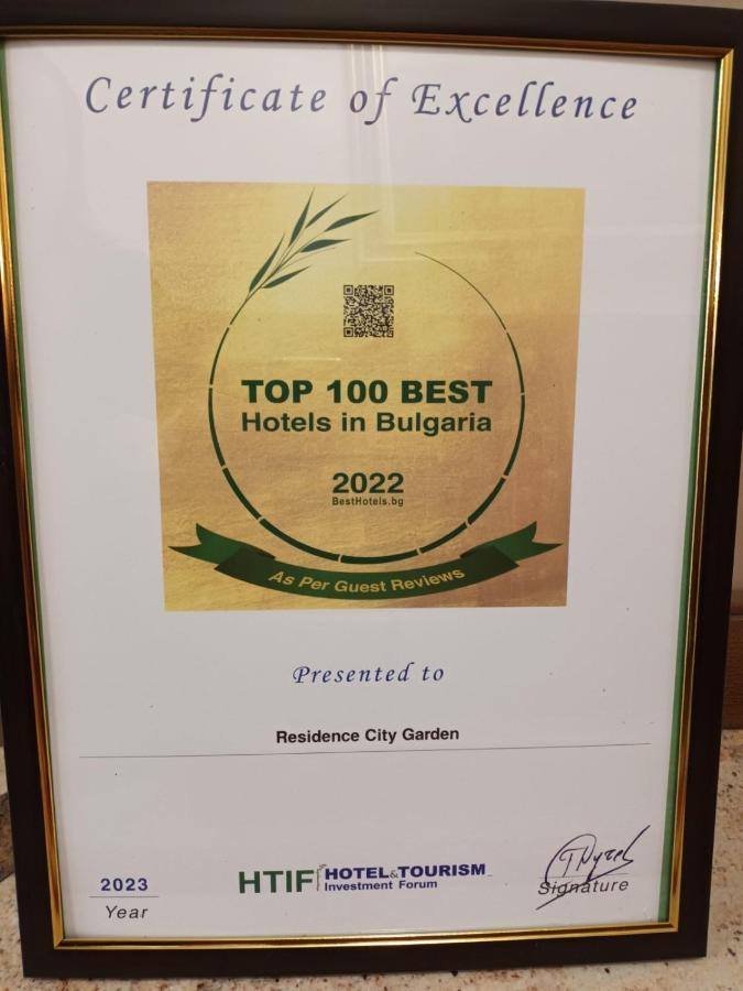 Residence City Garden - Certificate Of Excellence 3Rd Place In Top 10 Best Five-Stars City Hotels For 2023 Awarded By Htif Plowdiw Exterior foto