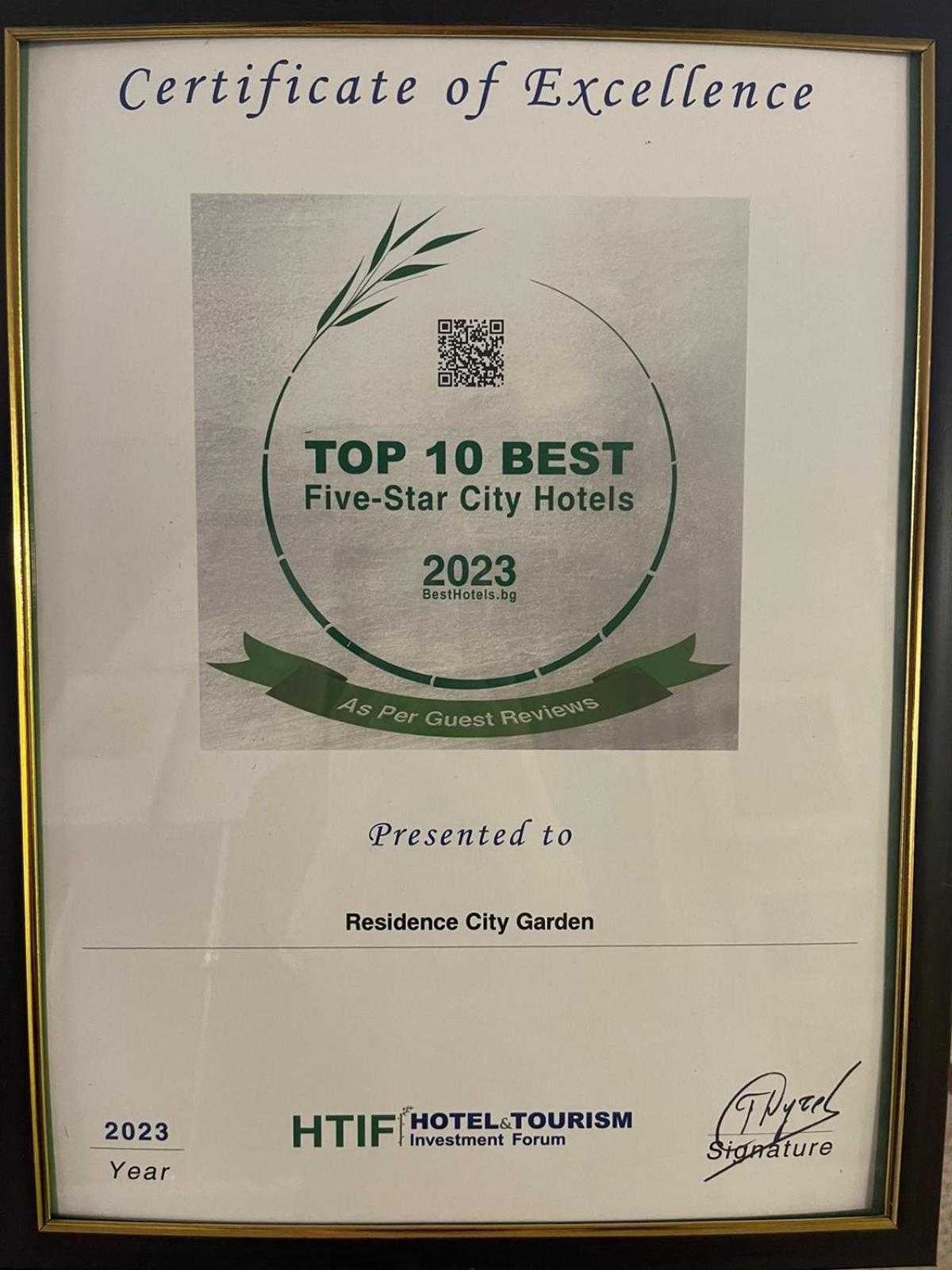 Residence City Garden - Certificate Of Excellence 3Rd Place In Top 10 Best Five-Stars City Hotels For 2023 Awarded By Htif Plowdiw Exterior foto